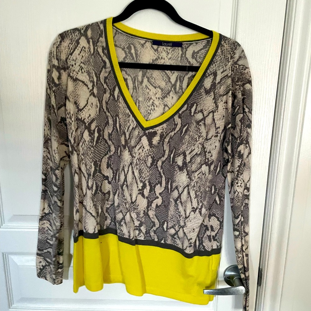 Safari sweater